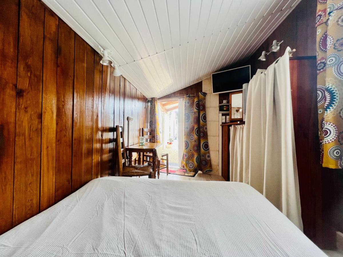 Le Mas Des Mathes, Chambres D'Hotes, Studios Les Mathes Buitenkant foto